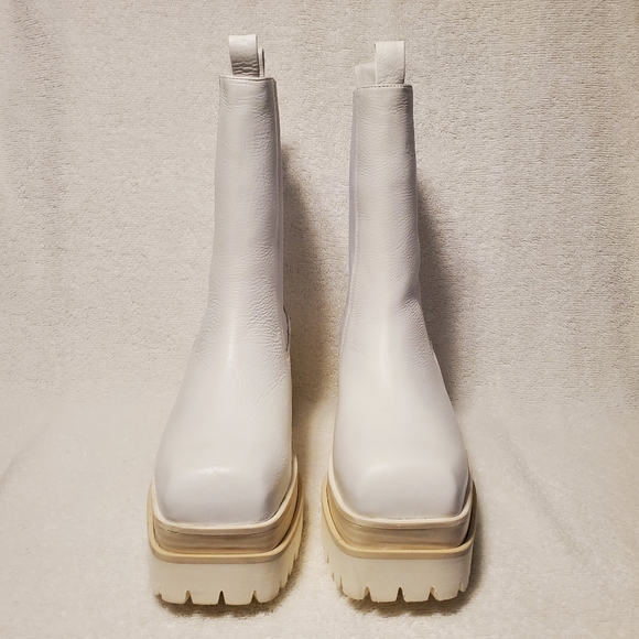 PALOMA BARCELO DANIELLE WHITE PLATFORM BOOTS - Picture 5 of 9